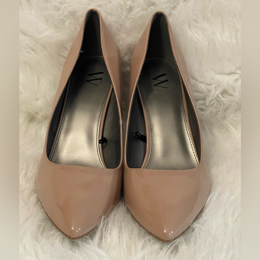 Ladies high heeled shoes